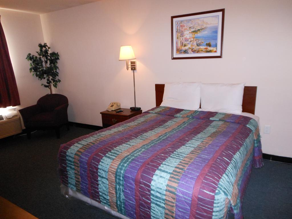 Intown Suites Extended Stay Select Hampton Va Rom bilde