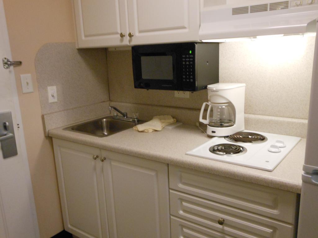 Intown Suites Extended Stay Select Hampton Va Rom bilde